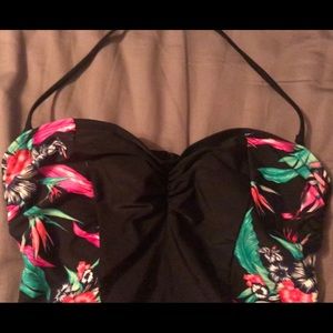 Old Navy One Piece Swimsuit - XL